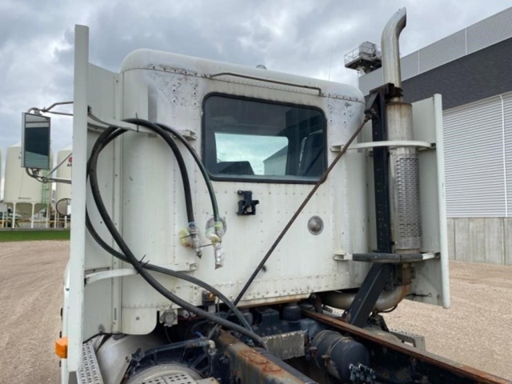 1995-freightliner-fld,detroit-60series,eaton-10sp.-image-22