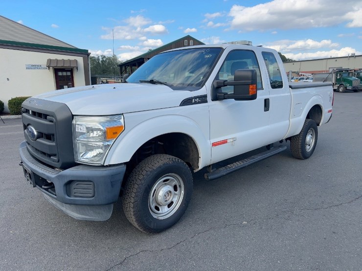 2016-ford-f250-xl-image-1