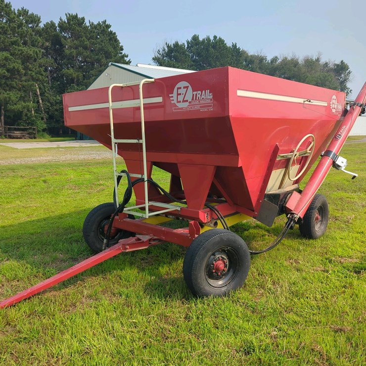 NEW HOLLAND 15