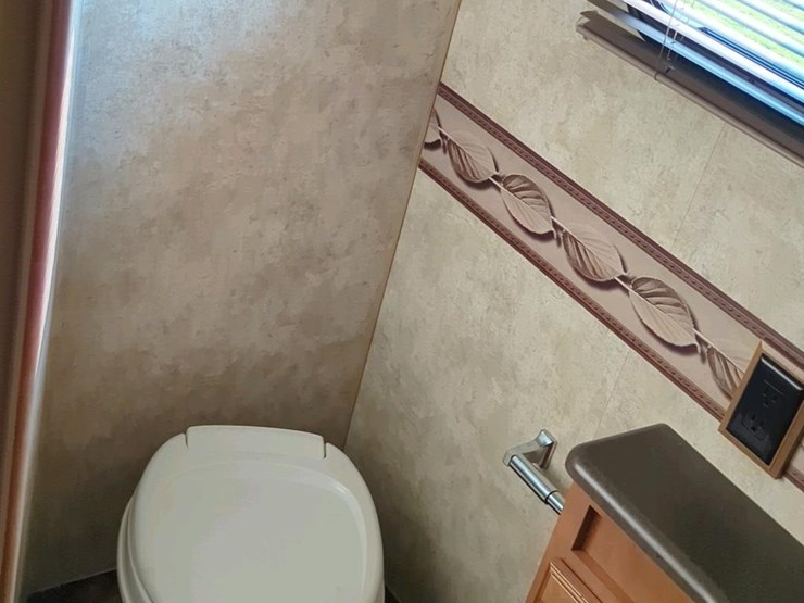2012-winnebago-vista-class-a-motorhome,-2-slide-outs,-ford-v10-engine-image-23