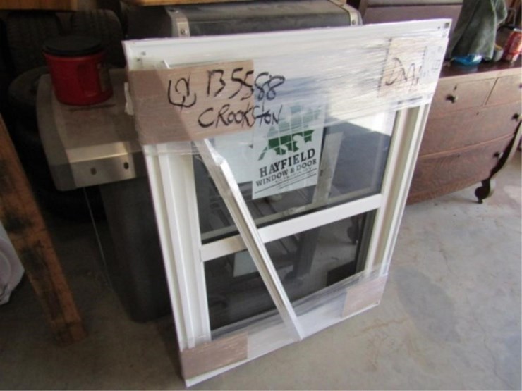 hayfield-single-hung-vinyl-window-new-29.75x40.25-image-6