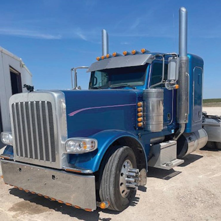 2018 PETERBILT 389
