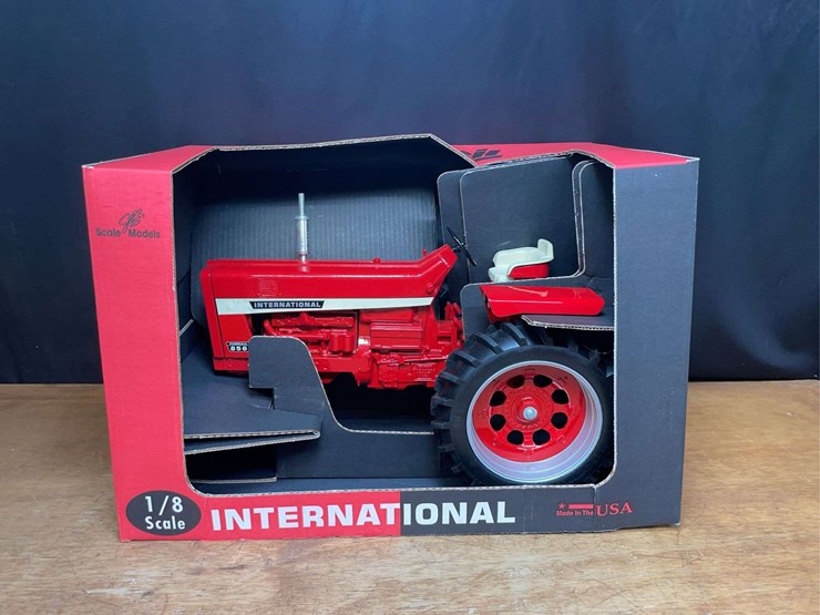 1/8-ih-856-1999-fps-nib-sm-image-2