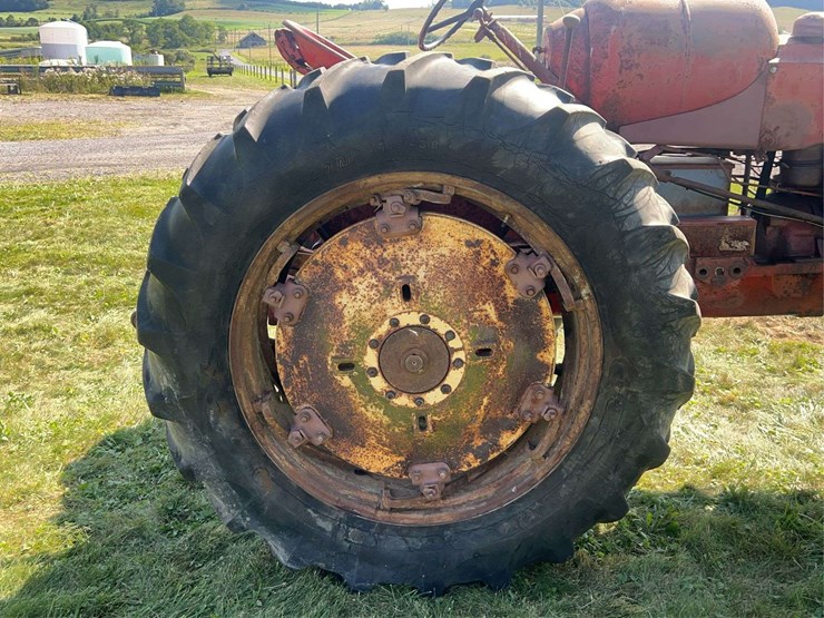 massey-ferguson-444-image-29