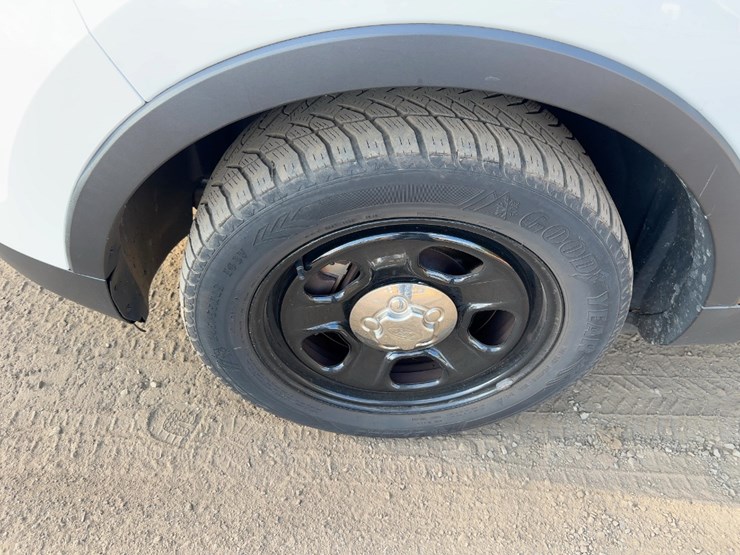 2013-ford-explorer-image-11