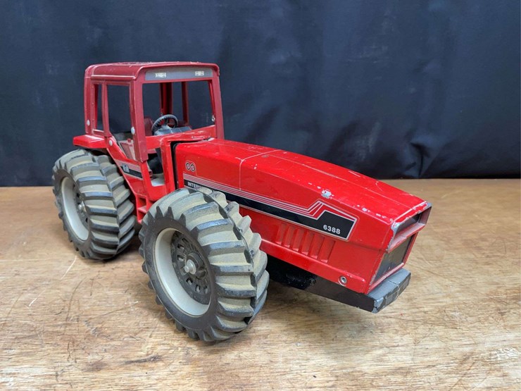 1/16-ih-6388-ertl-image-9