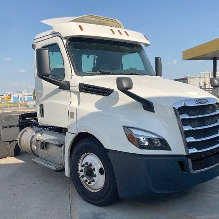 2019 FREIGHTLINER CASCADIA 126