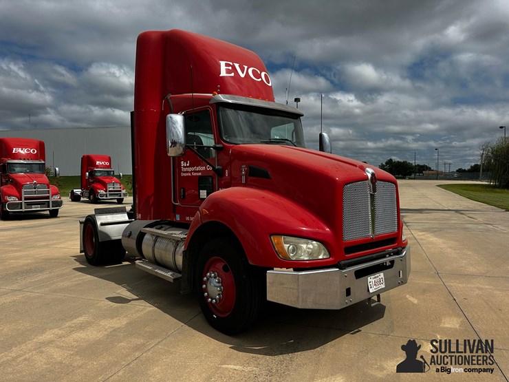 2012-kenworth-t440-image-3