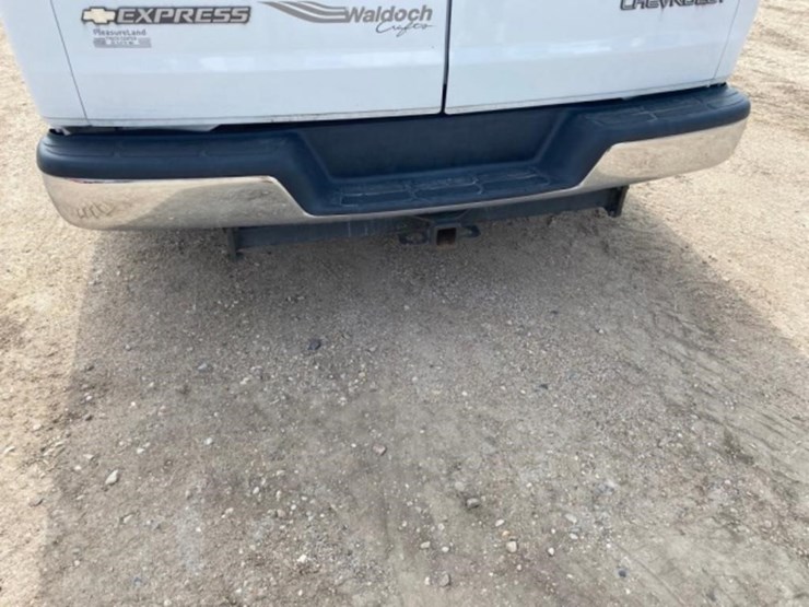 2004-chevy-express-van,-waldoch-crafts-edition,-image-10