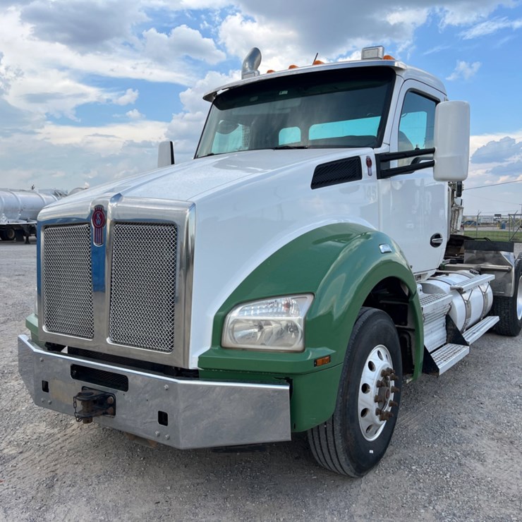 2018 KENWORTH T880