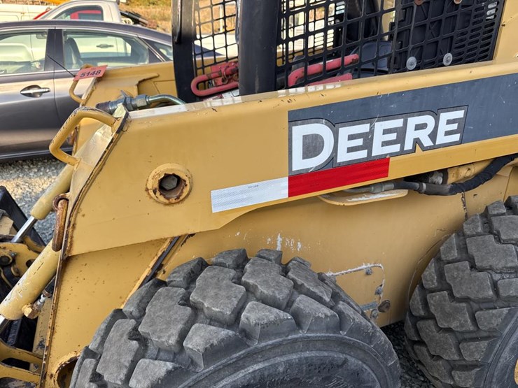 2008-deere-320-image-17
