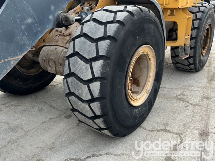 2015-deere-644k-image-9