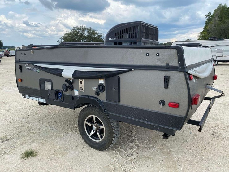 2017-forest-river-rockwood-esp-20ft-pop-up-camper-image-3