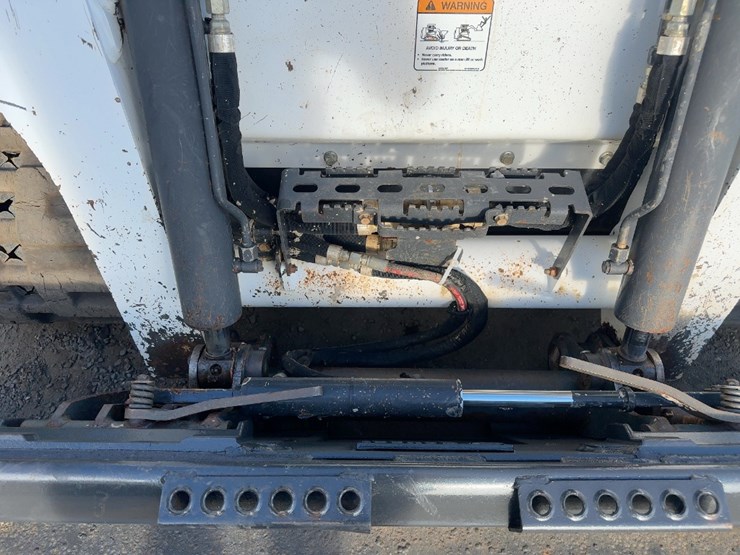 2022-bobcat-t770-image-10