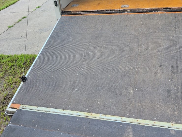 united-7-ft-x-14-ft-tandem-axel-cargo-trailer-image-10