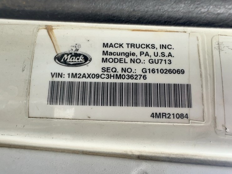 2017-mack-granite-gu713-image-37