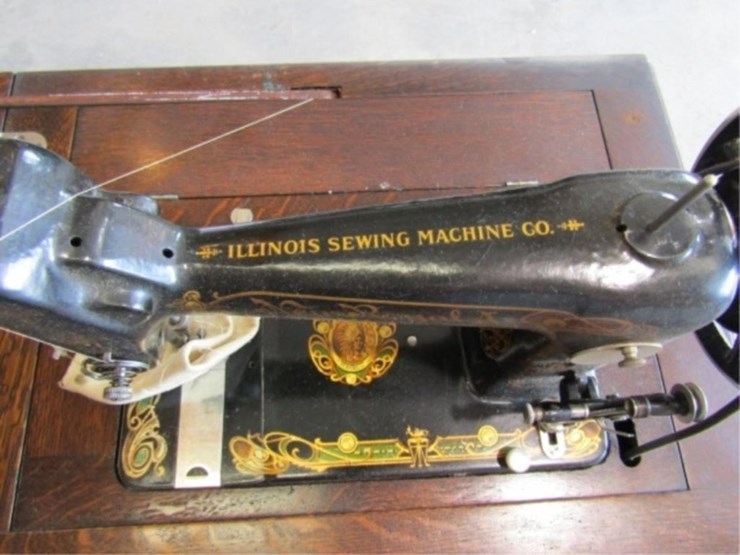 illionois-sewing-machine-co.-new-royal-a-sewing-image-6