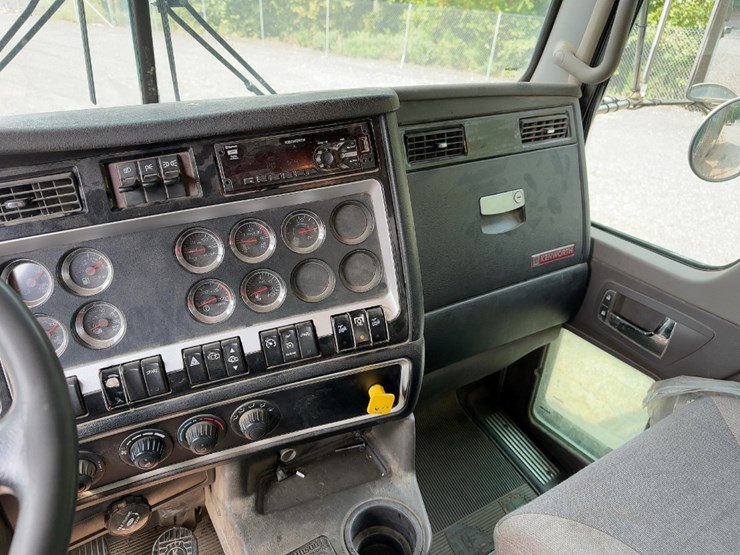 2018-kenworth-t800-image-33
