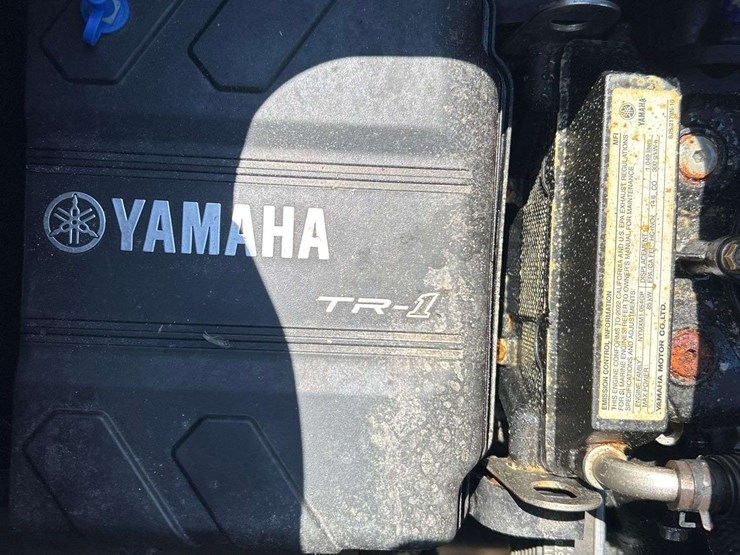 2023-yamaha-wave-runner-deluxe-with-s/a-aluminum-trailer-image-17