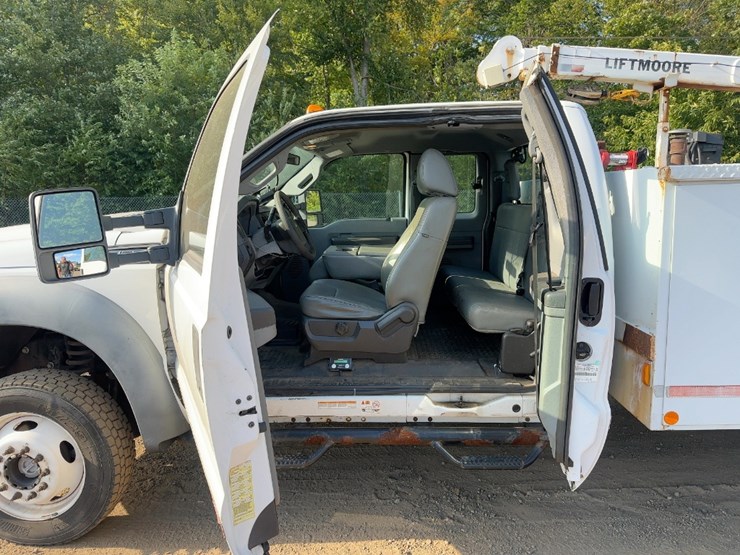 2012-ford-f550-xl-image-33