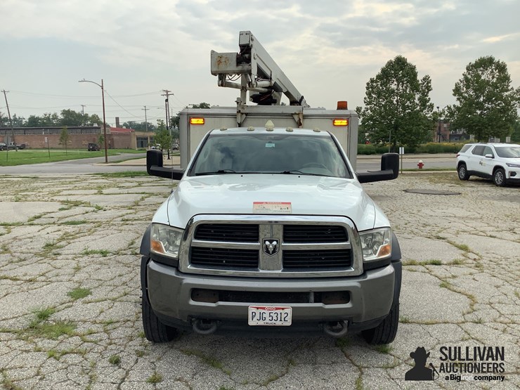 2011-dodge-ram-5500-image-2