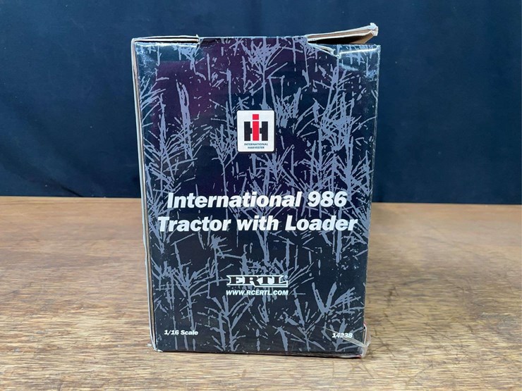 1/16-ih-986-w/loader-nib-ertl-image-5