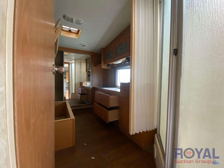 2006-victory-lane-36srv-39ft-tri-axle-5th-wheel-toy-hauler-travel-trailer-image-12