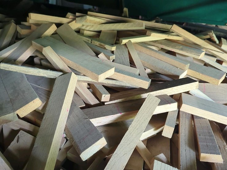 12'-long,-6'-wide-flare-box-and-wagon,-&-hoop-cover-&-tarp,-full-of-scrap-wood,-approximately-2-cord-image-2