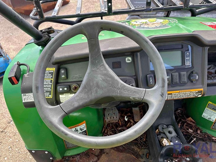 2016-john-deere-gator-image-8