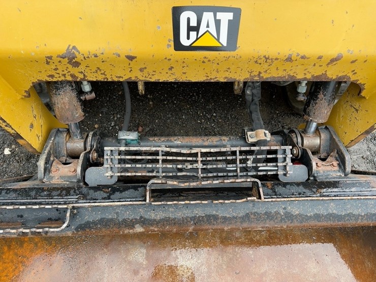2019-caterpillar-259d-image-10