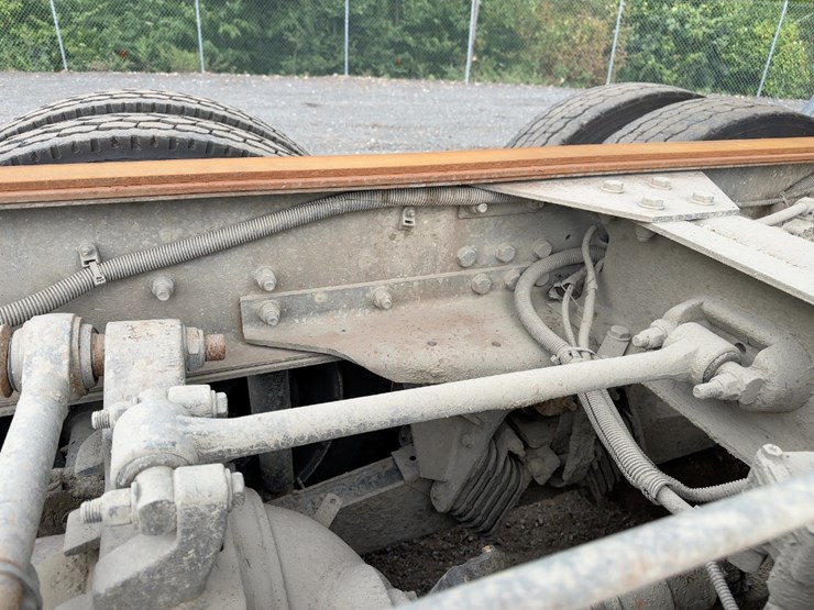 2016-kenworth-t800-image-18
