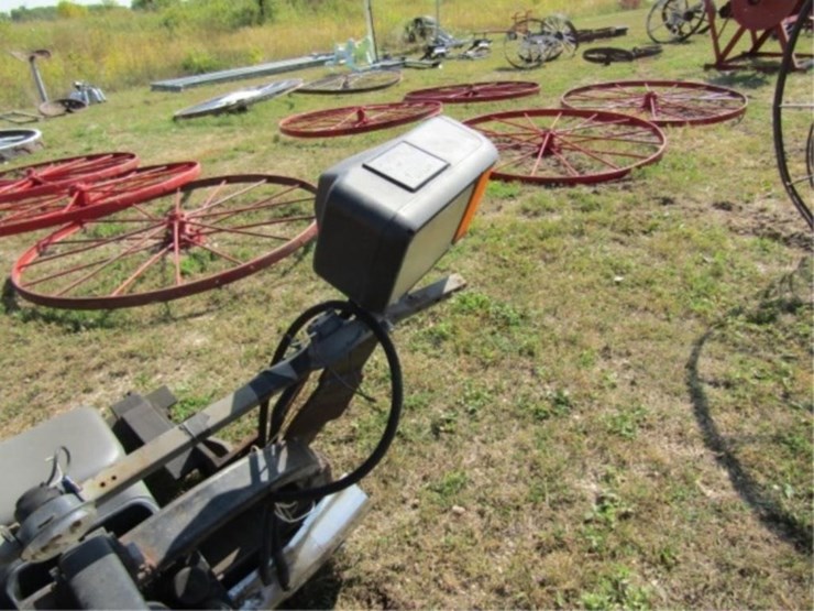 meyers-90in.-plow-w/mounts-&-controls-image-11