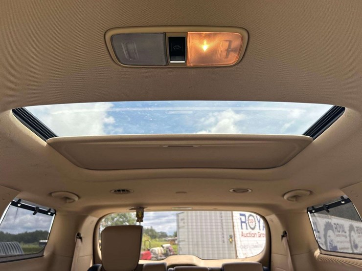 2015-kia-sedona-image-28