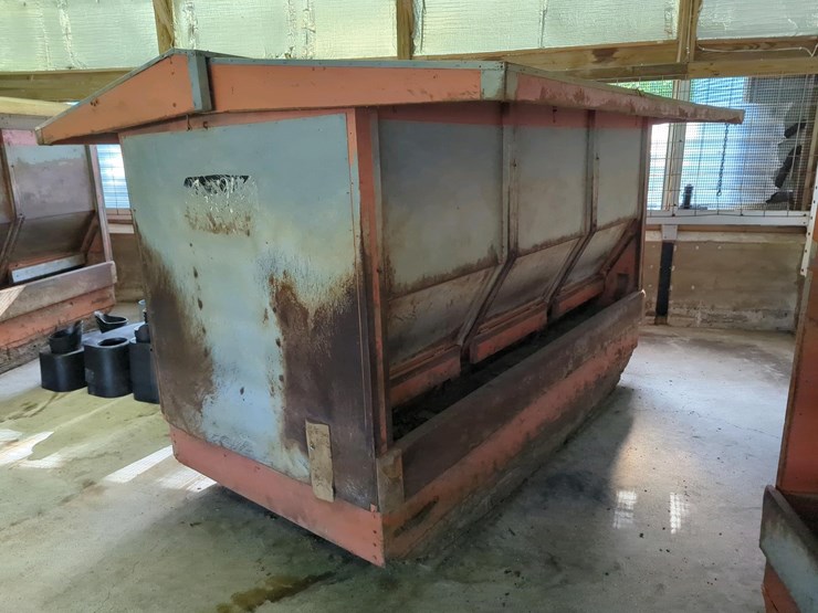 smidley-livestock-feeder-10'7"x5'x7'-image-1