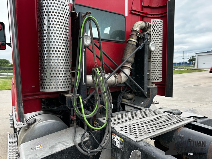 2012-kenworth-t440-image-14