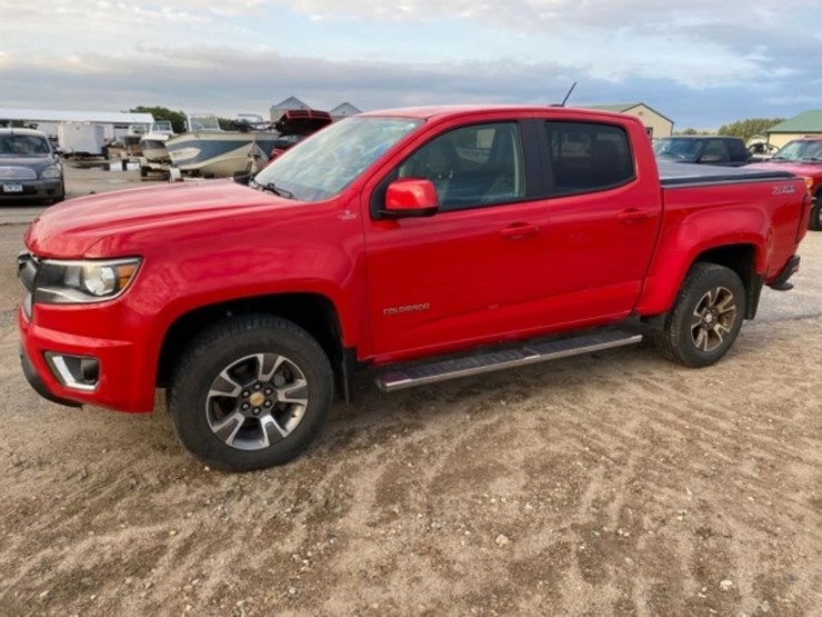 2017-chevy-colorado-z71-4x4-v6,-auto,-crew-cab,-image-1