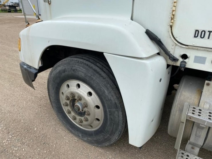 1995-freightliner-fld,detroit-60series,eaton-10sp.-image-27