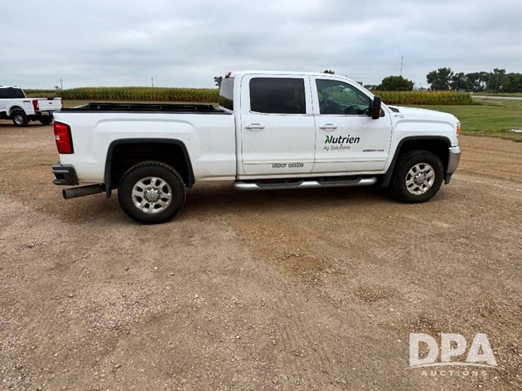 2015-gmc-sierra-2500hd-image-8