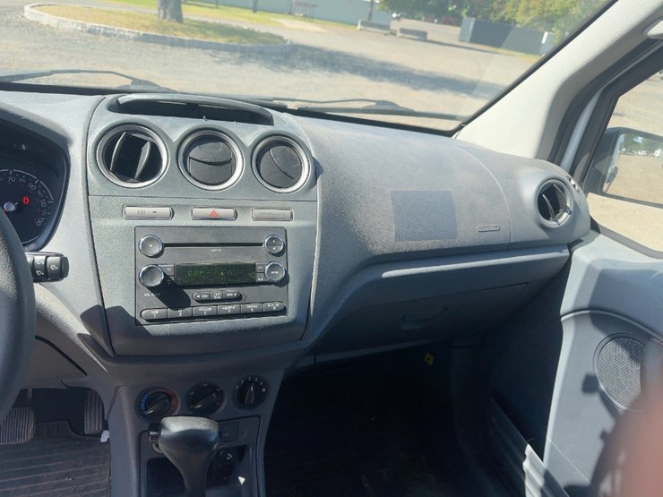 2013-ford-transit-connect-image-18