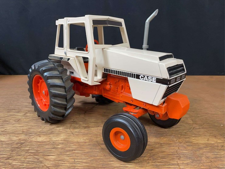 1/16-case-2590-collector-ertl-image-7