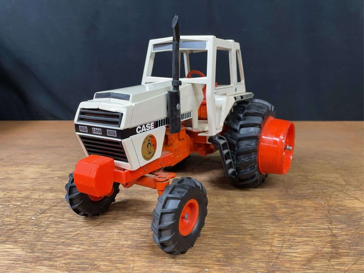 1/16-case-2590-1981-nfts-ertl-image-3