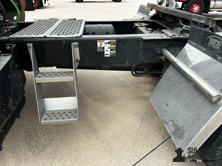2012-kenworth-t440-image-15
