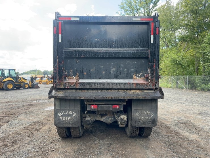 2017-mack-granite-gu713-image-7