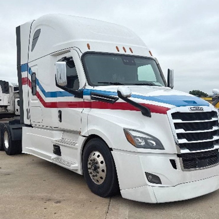 2021 FREIGHTLINER CASCADIA 126
