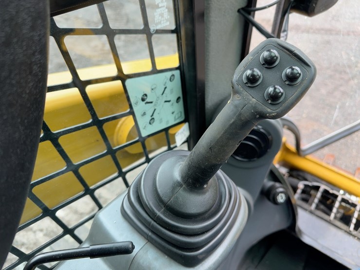 2019-caterpillar-259d-image-23