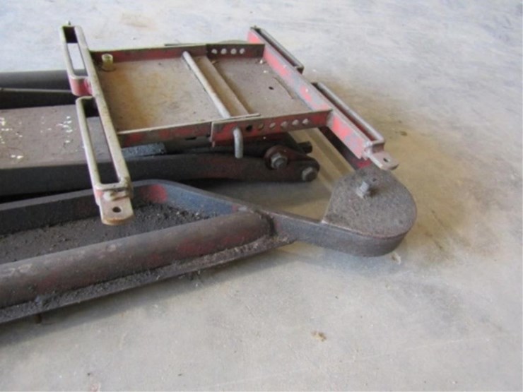 1000lb-cap.-floor-hyd.-transmission-jack-works-image-6