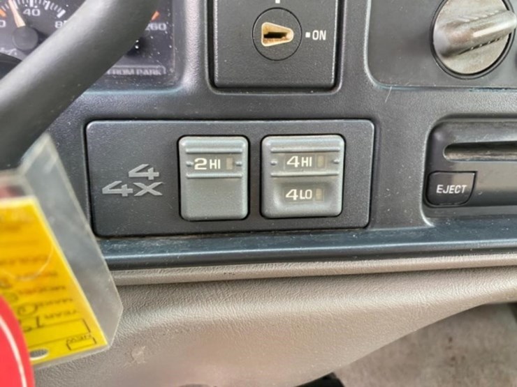 1997-chevy-silverado-1500-5.7l-v8,-auto,-ext.-cab-image-32