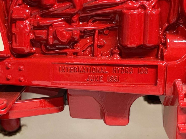 1/16-ih-hydro-100-nib-ertl-image-8