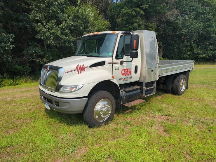 international-durastar-4400-image-1