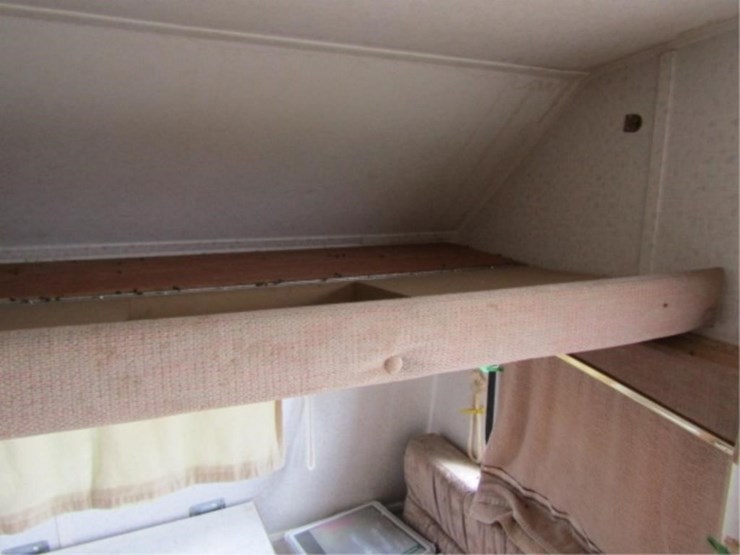 1992-layton-model-2000,bumper-pull-camper,2-doors-image-50